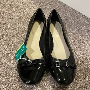 Sole Sensibility size 10 black flats